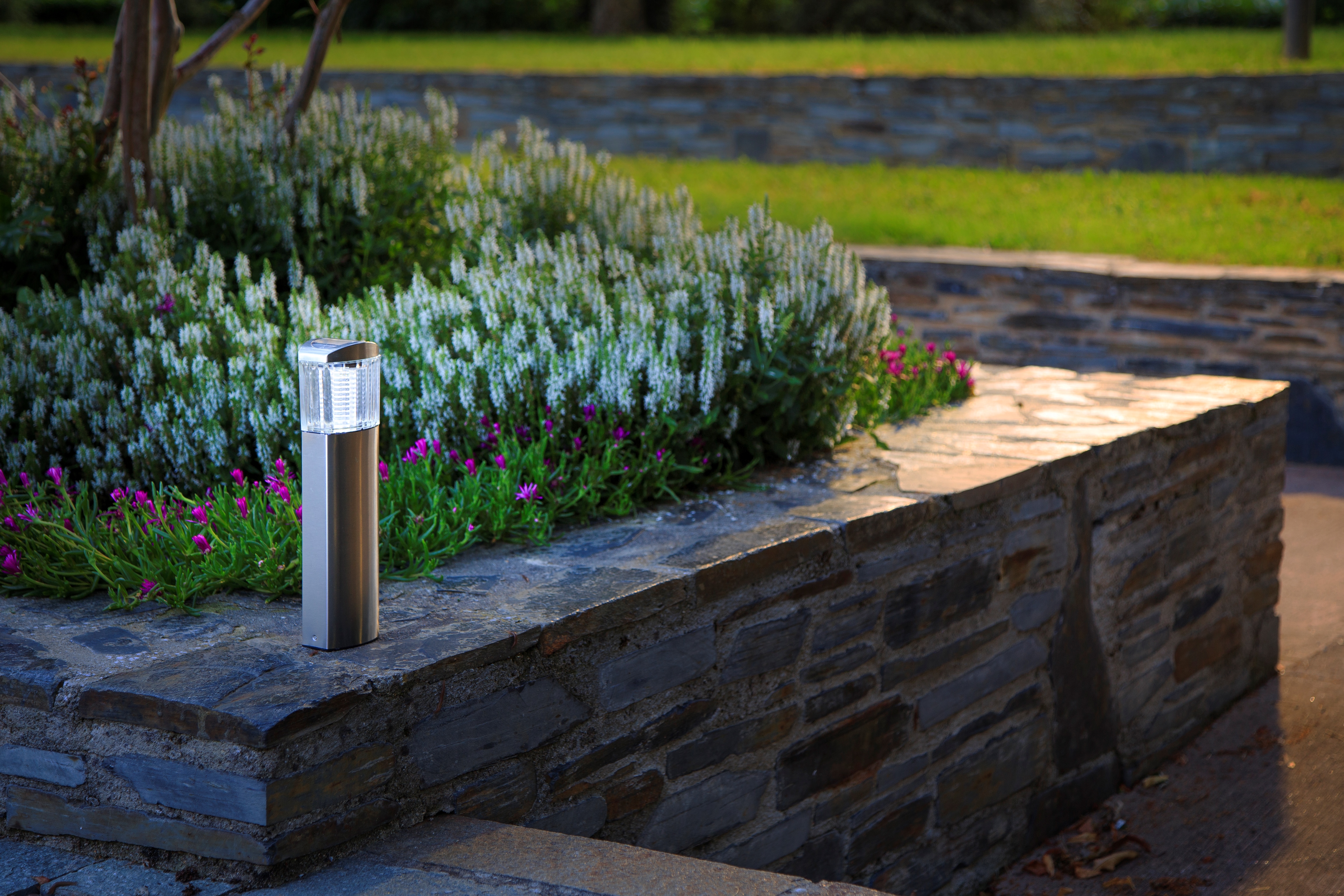 Kerti lámpa, leszúrható, napelemes Borneo 8,5x34 cm