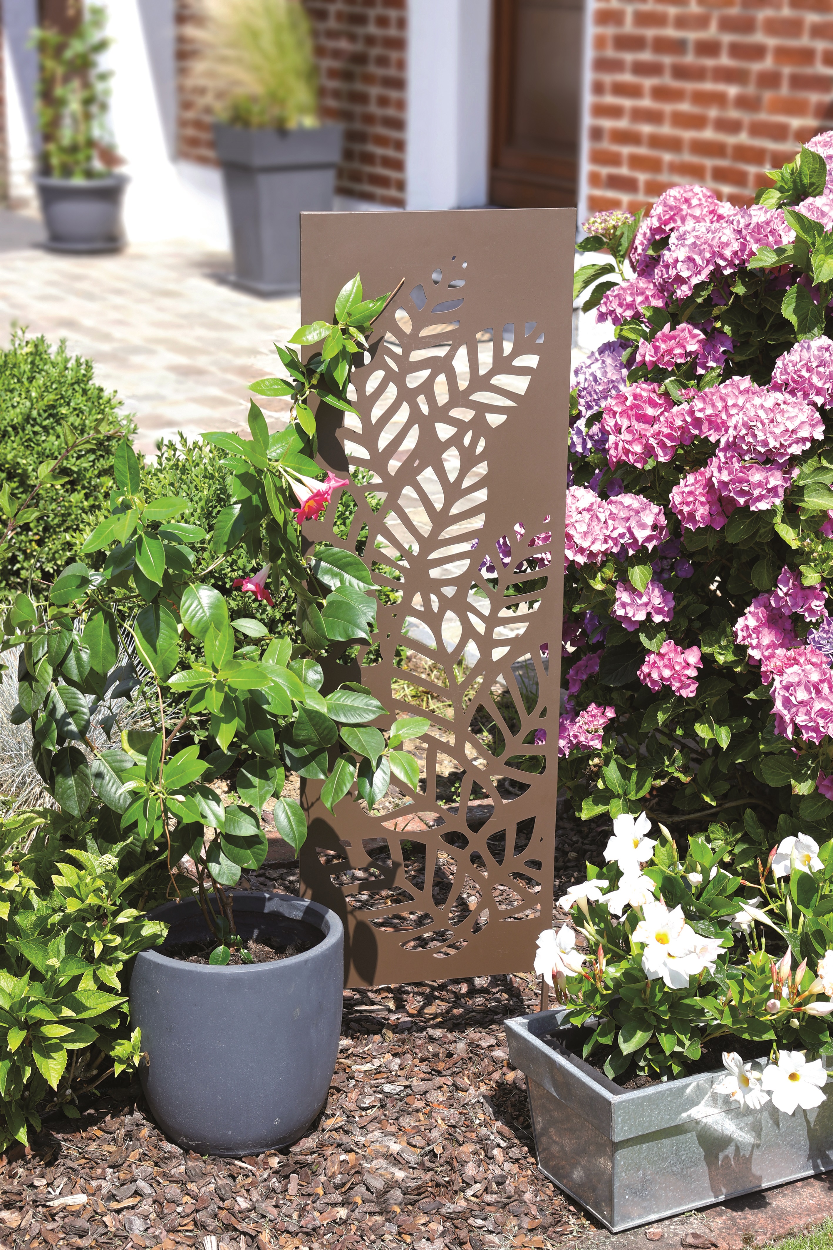 Metal planter with decorative leaf motifs Athea trellis brown 0,33x1,2m
