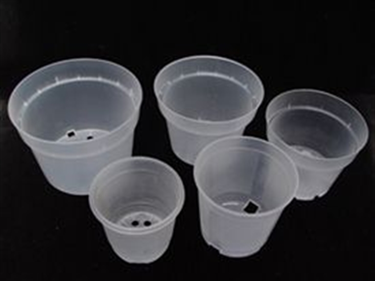 Črepník plastový bezfarebný  15-ka H15LSR